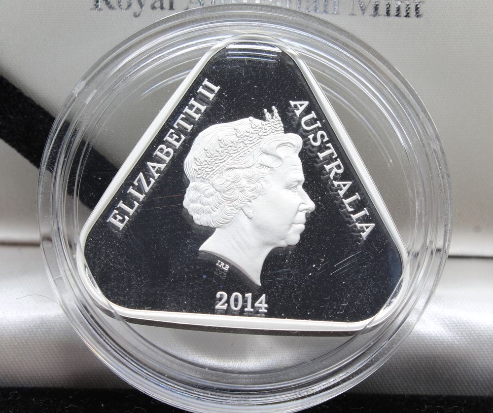 2014 Australia $5 Silver Proof Triangular Coin Lest We Forget