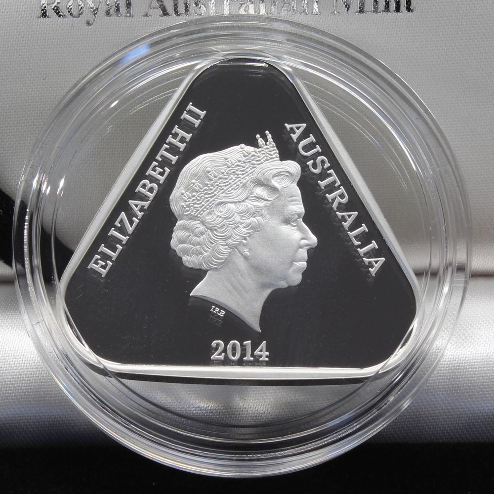 Australia 2014  Lest We Forget $5 Silver 1 Oz Proof Triangular Coin